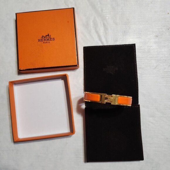 Hermes Enamel Narrow Clic Clac H Bracelet GM in Orange - Picture 3 of 8